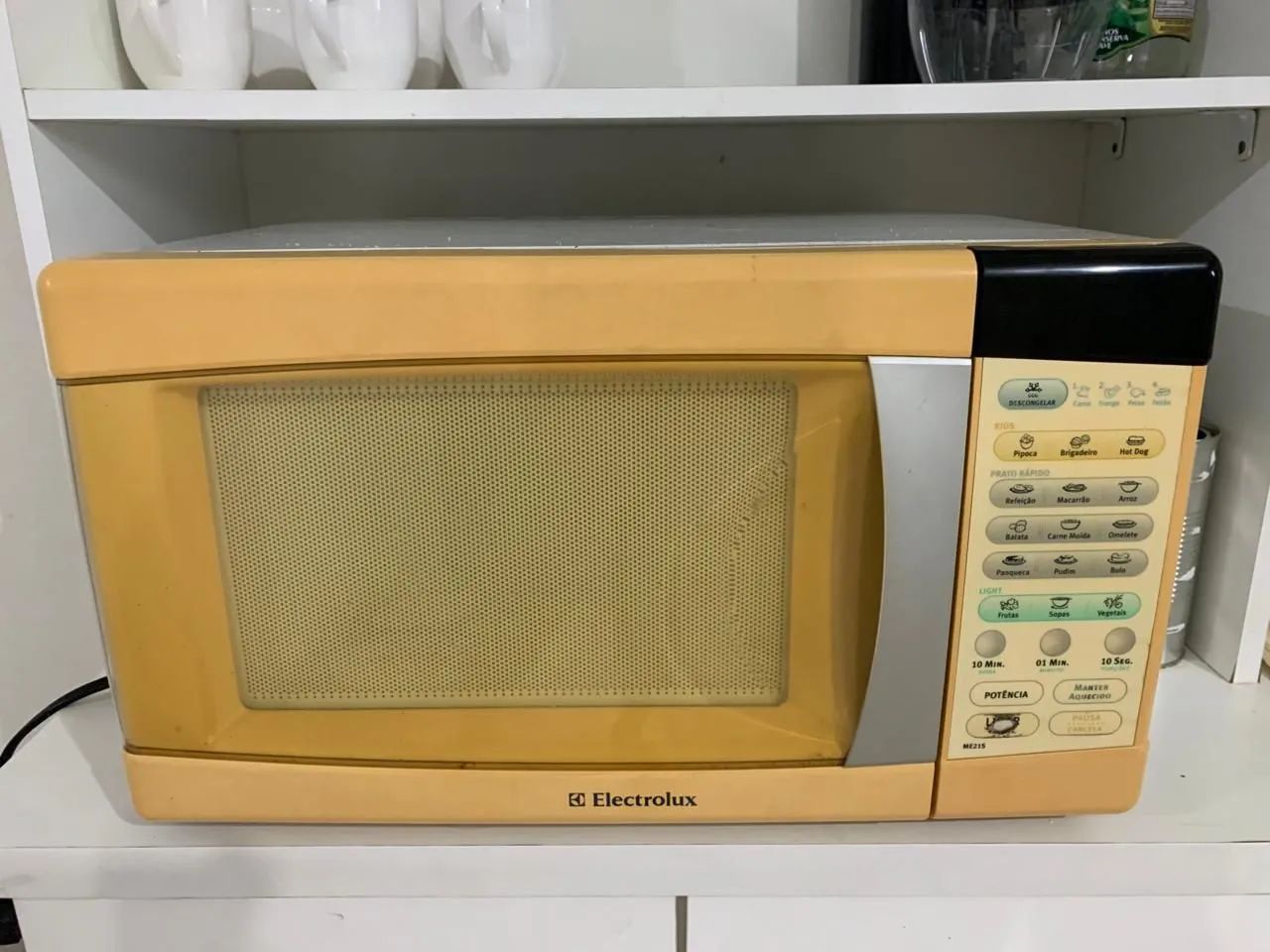 Micro-ondas com defeito/queimado