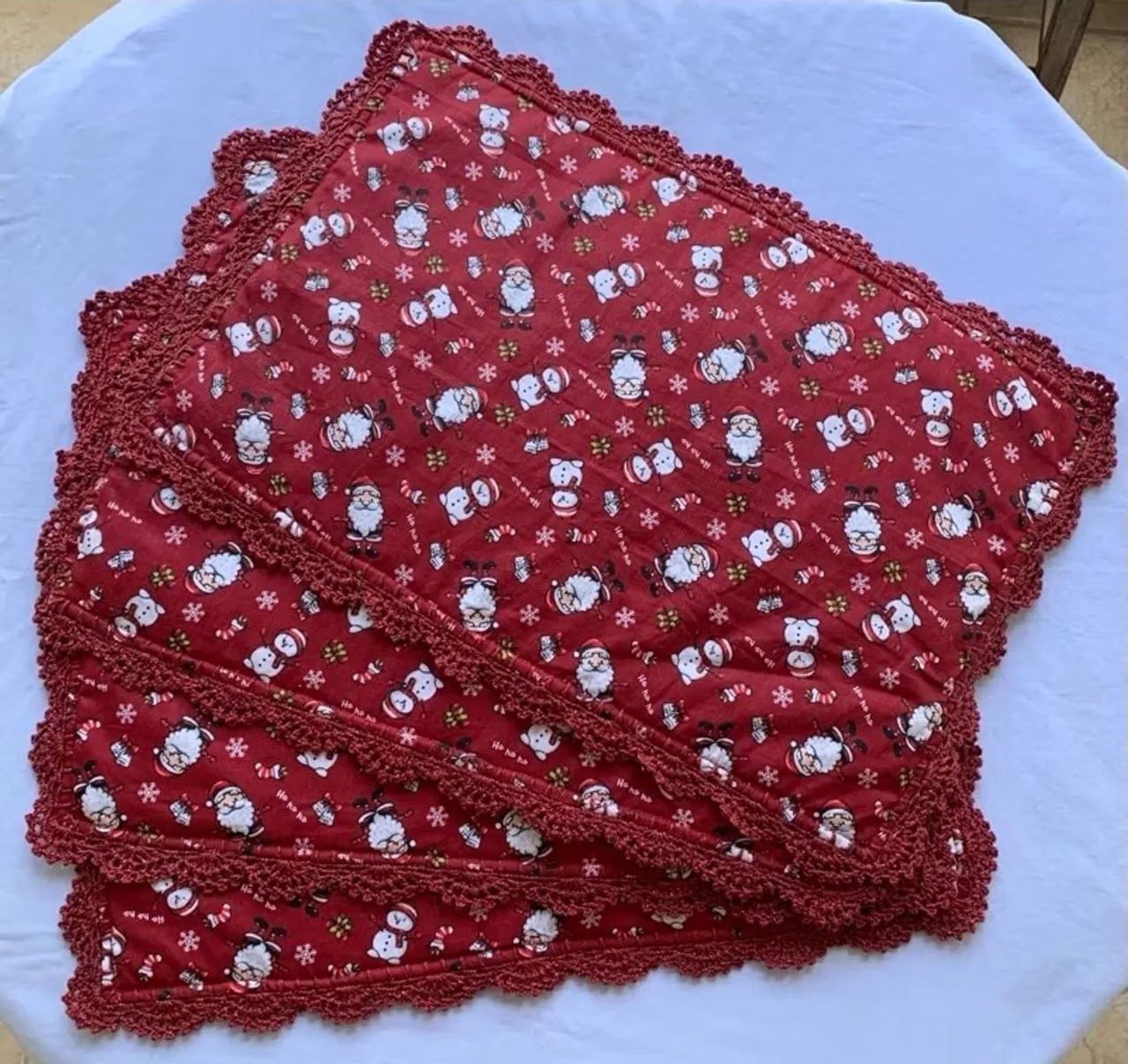 Jogo de mesa com 6 unidades