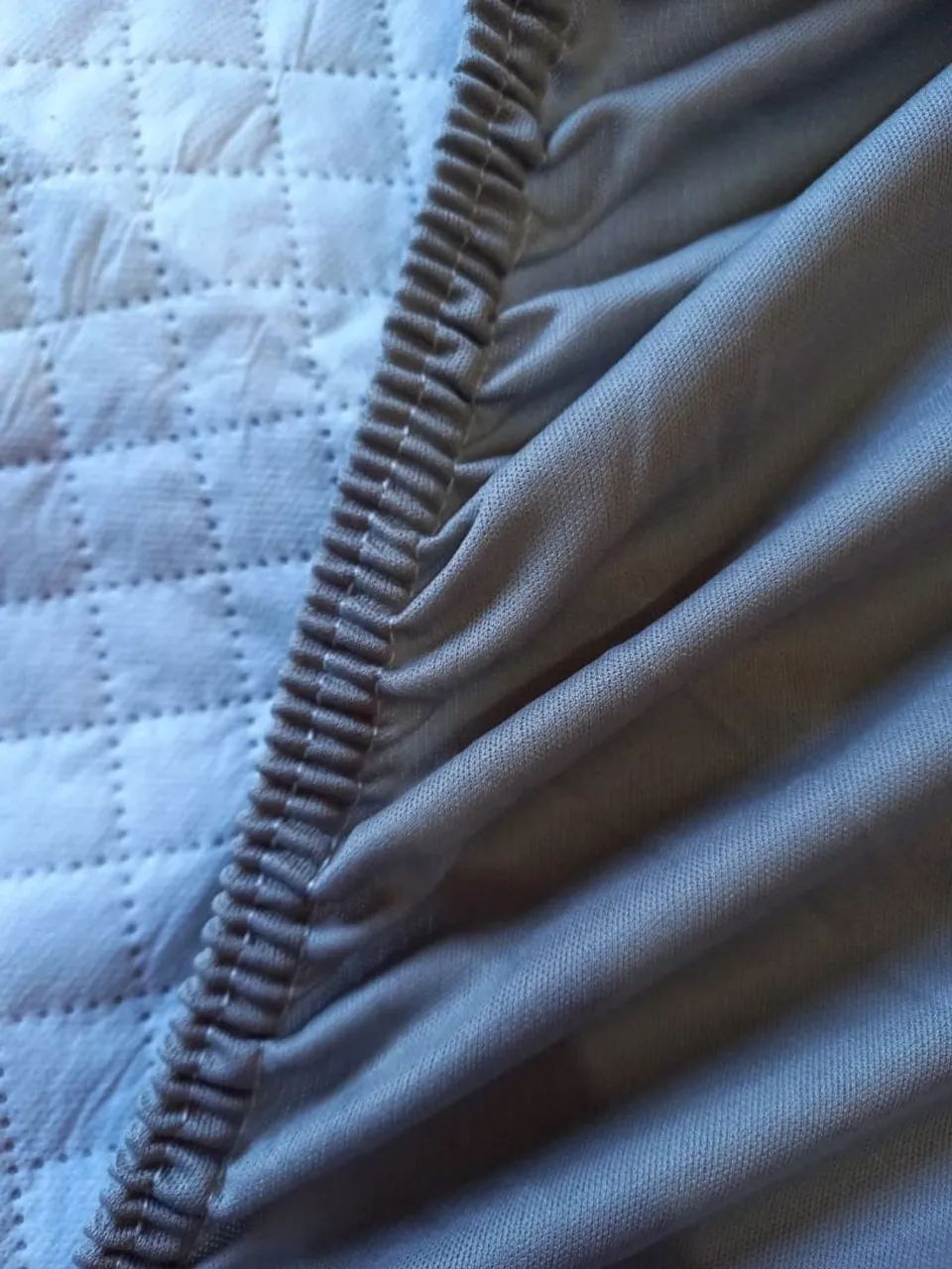 Vendo uma Capa de Colchão Casal Impermeável  - Foto 4