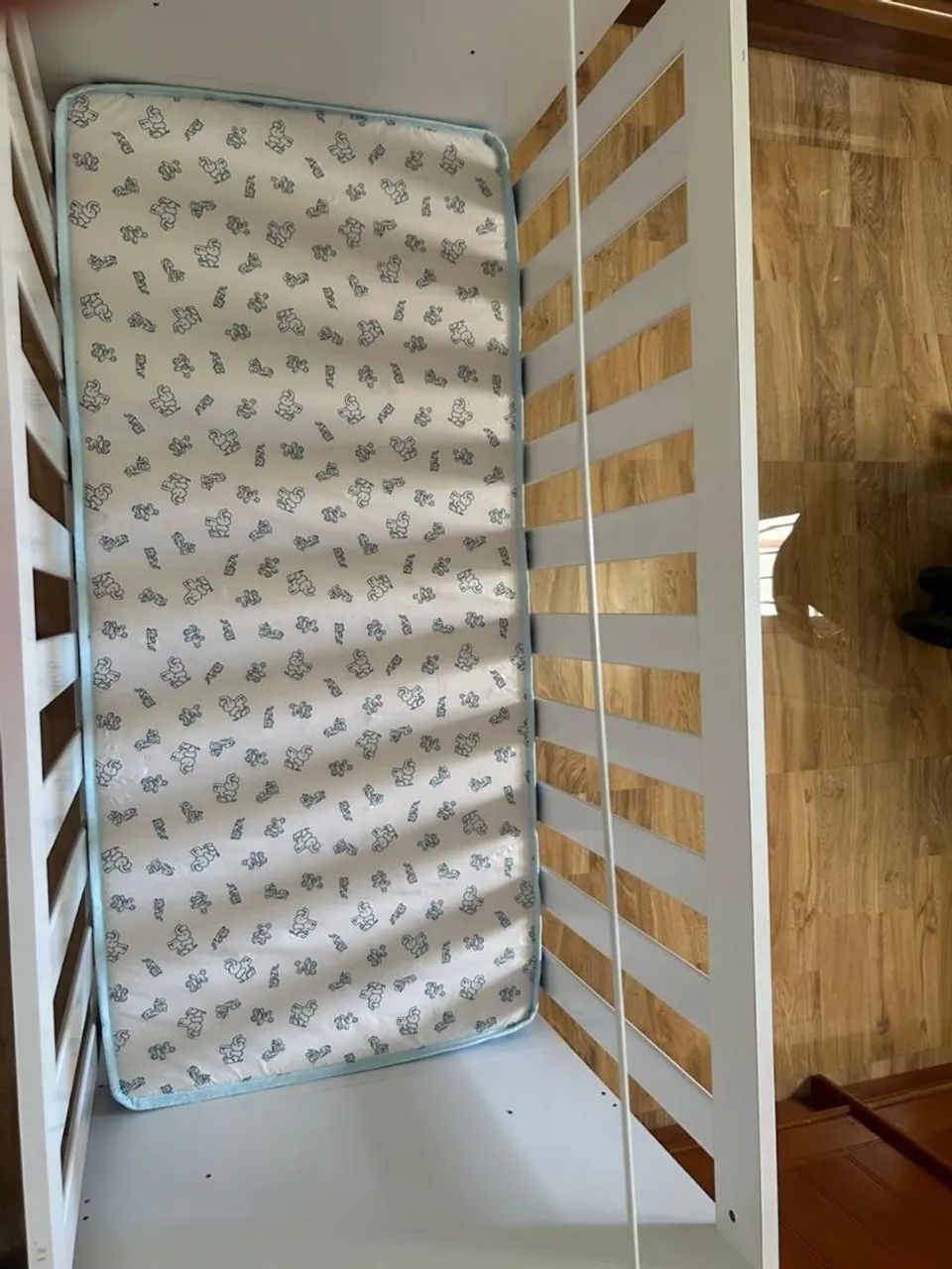 Berço novo por 350$ 