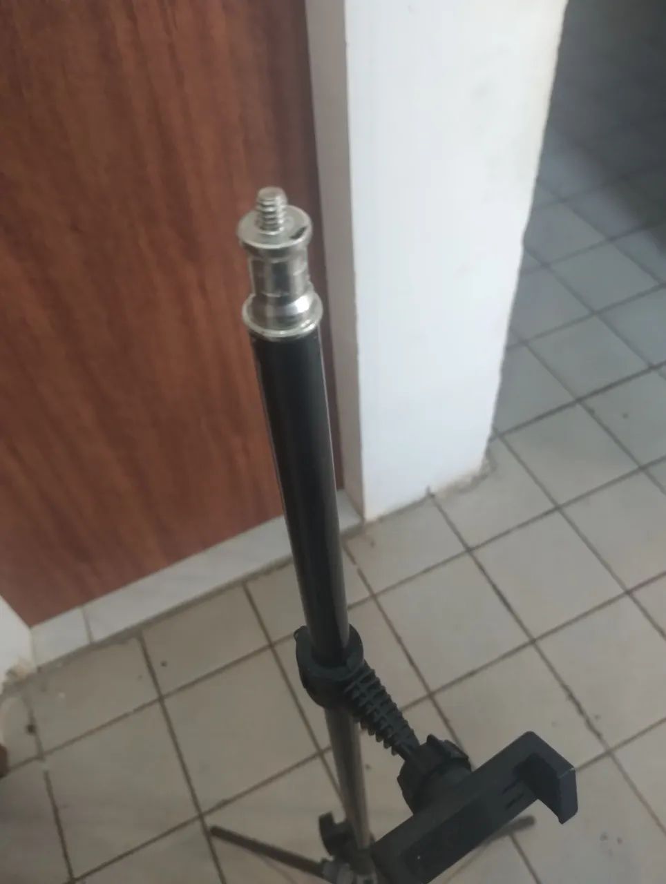 Tripé com suporte para celular  - Foto 3