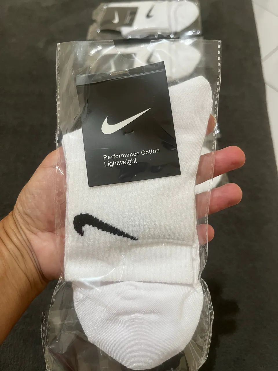 Kit com 10 pares de meias brancas cano médio  - Foto 2