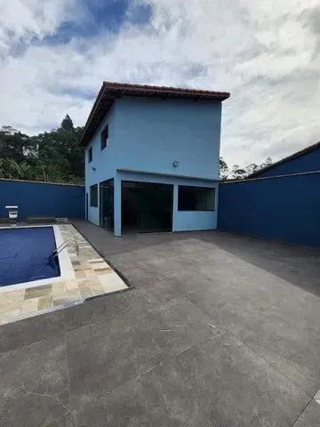Excelente casa com piscina  próximo ao centro de Juquitiba - Foto 3