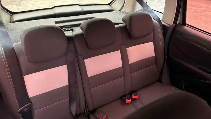 Fiat Idea Attractive 1.4 Fire Flex 8V 5P 2011 - Foto 5
