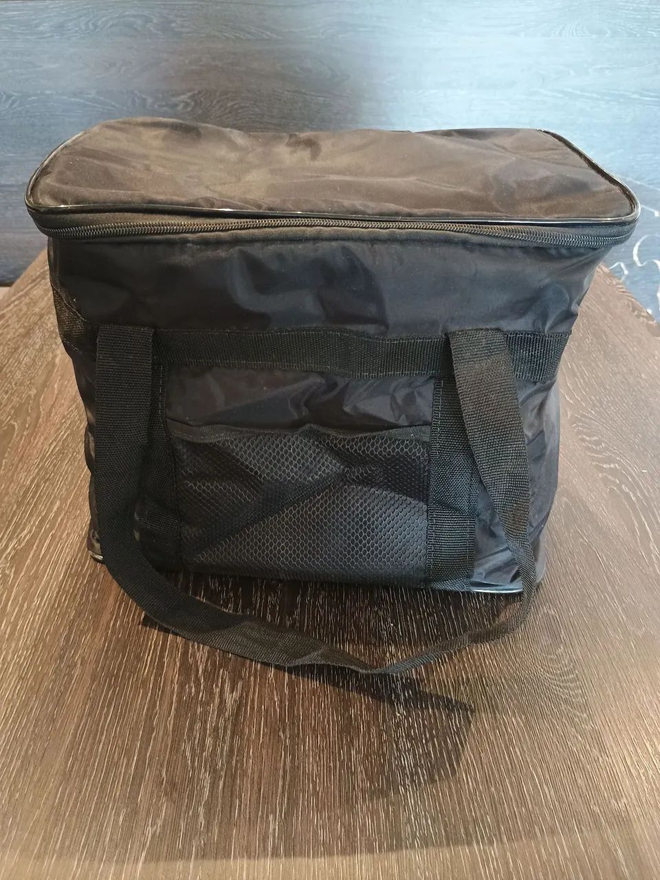 Bolsa térmica preta | 34x20x27 cm | prática e versátil - Foto 2