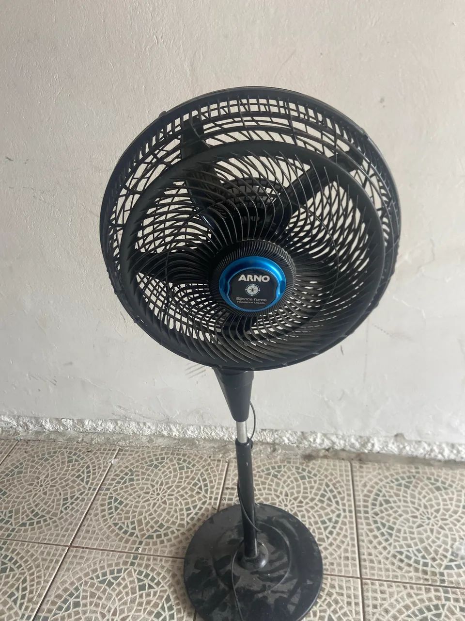 Ventilador de parede e ventilador de pescoço 