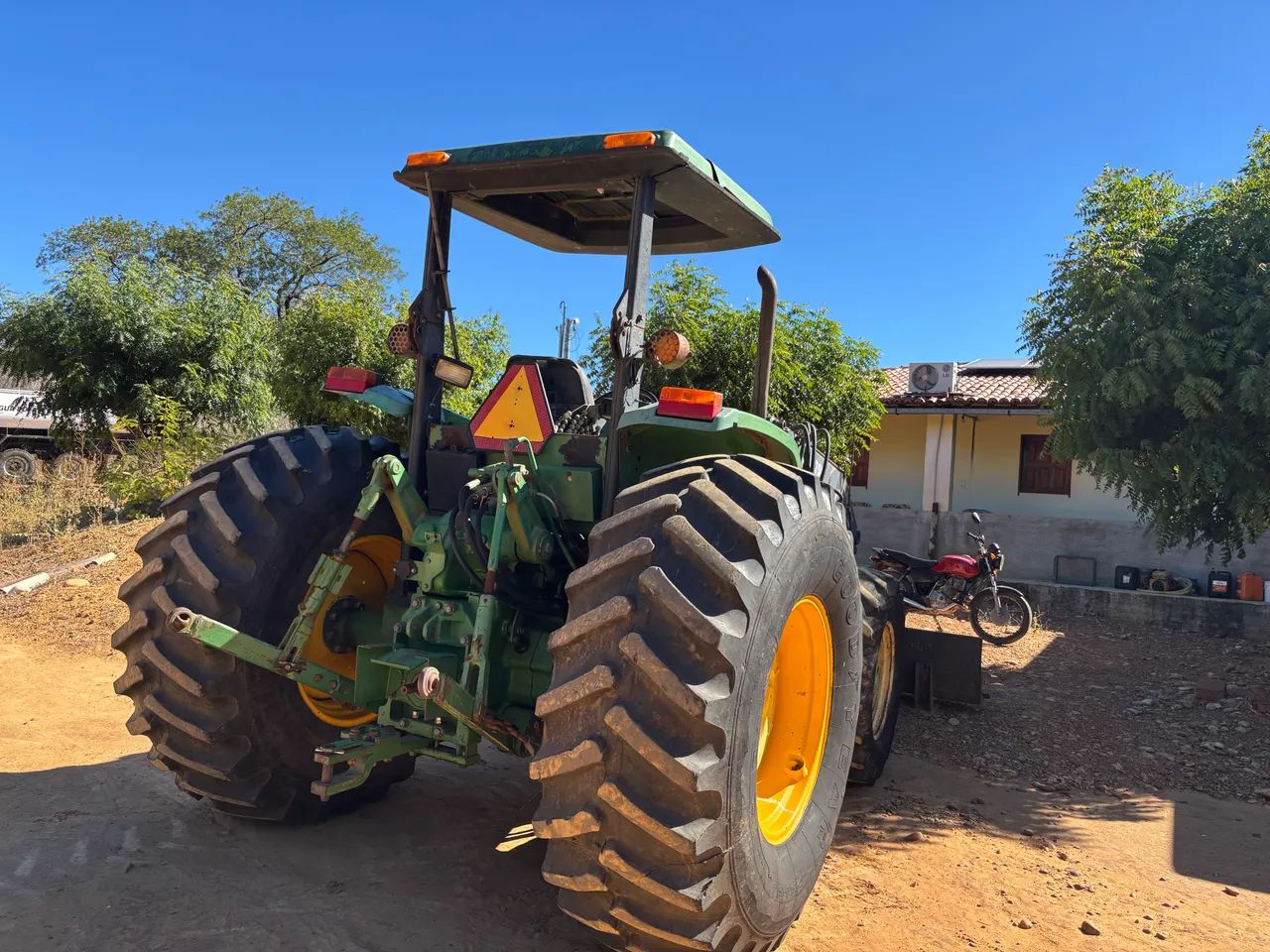 Trator john deere  segundo dono com nota fiscal  - Foto 4