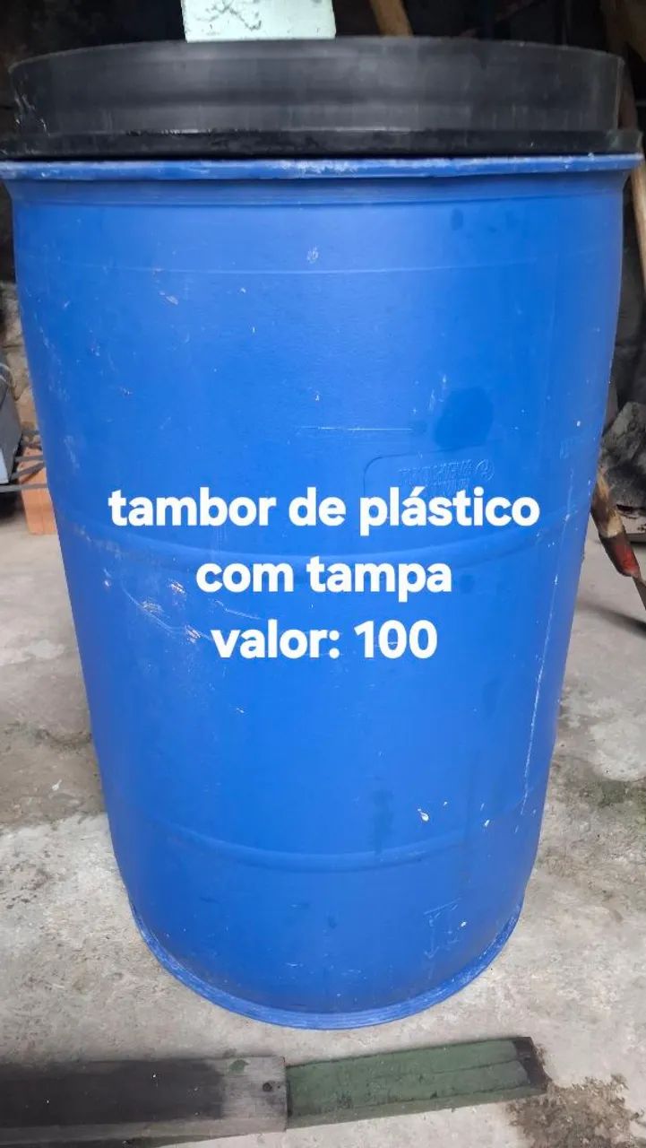 Vendo variados itens em perfeito estado.65193314327938124