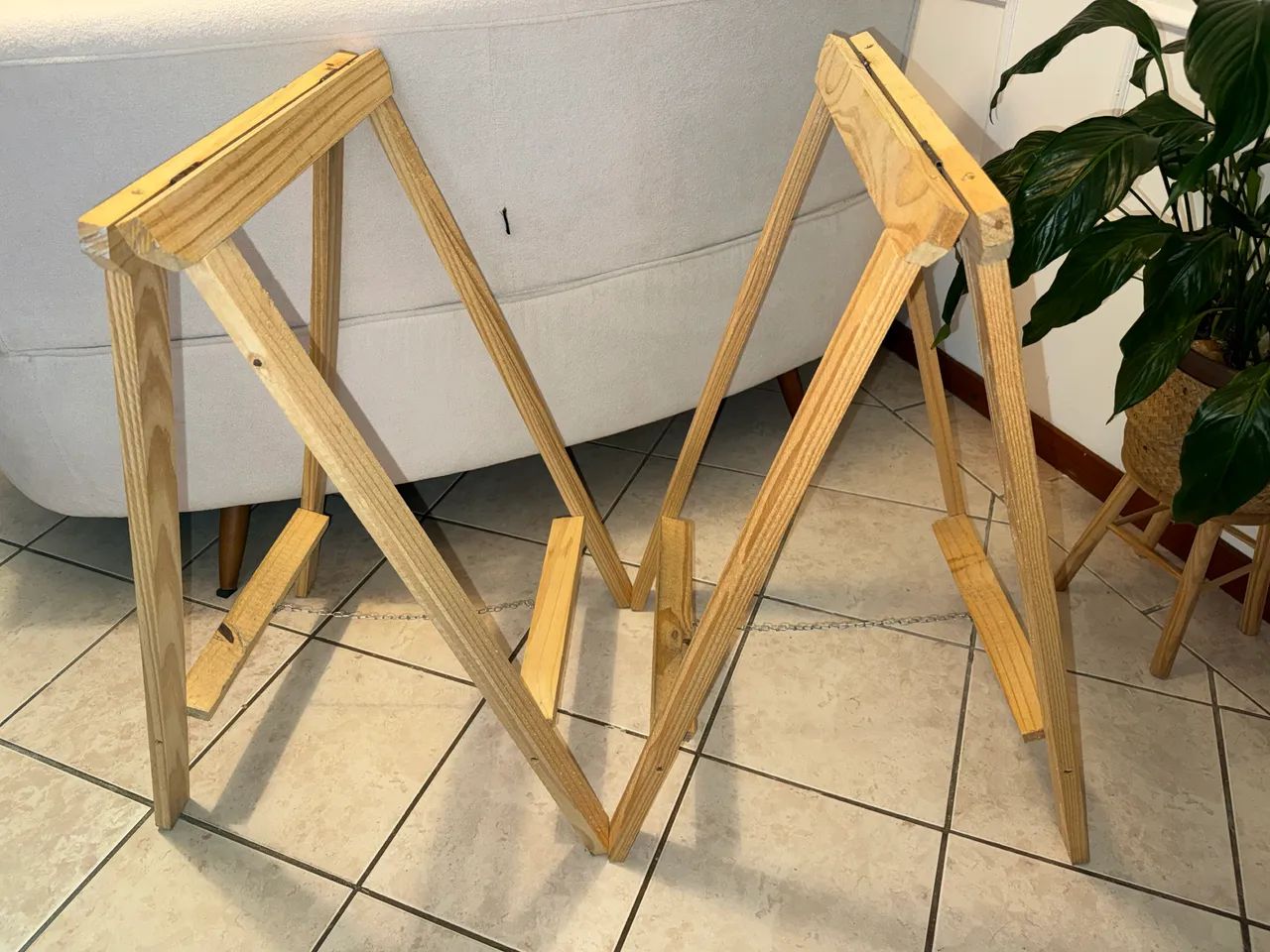 Par de Cavaletes de Madeira Pinus Dobráveis para Mesa
