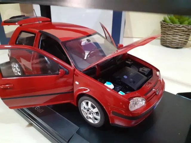 Miniatura Volkswagen Golf Mk4 2002 1/18 Norev - Foto 5