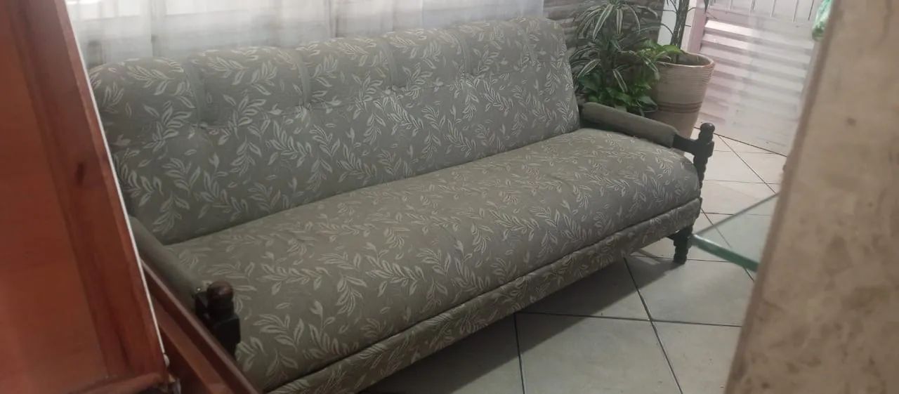 Vendo esse lindo sofá vintage 65704315563523123