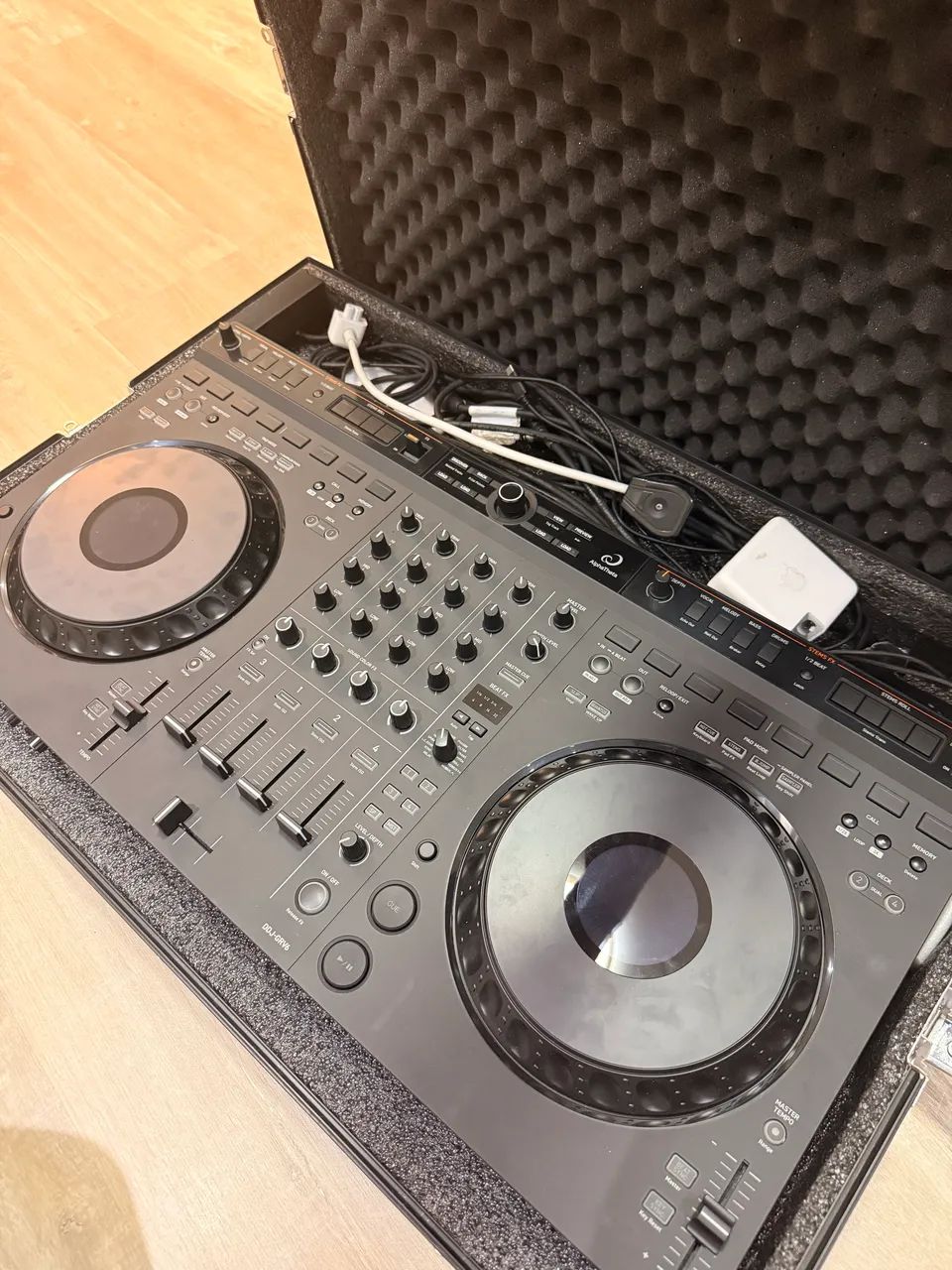 DDJ GRV-6 com case  - Foto 2