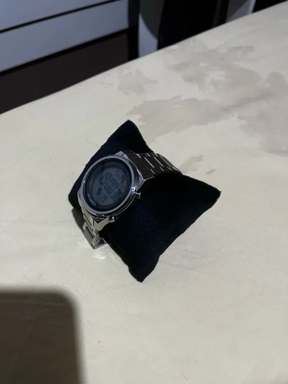 Relógio de marca semi novo  - Foto 3