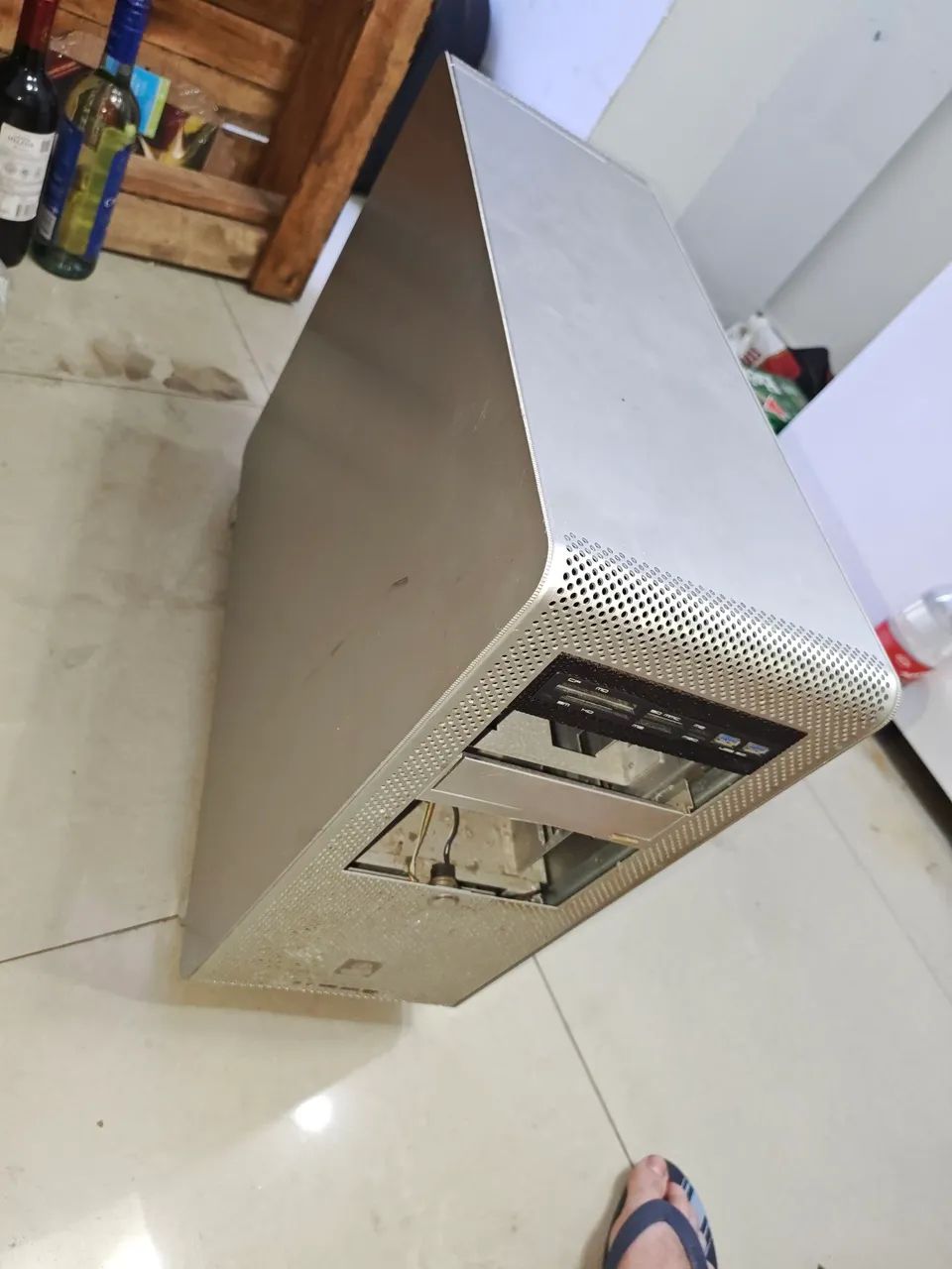 Gabinete Lian li Pc v1000 - Foto 2