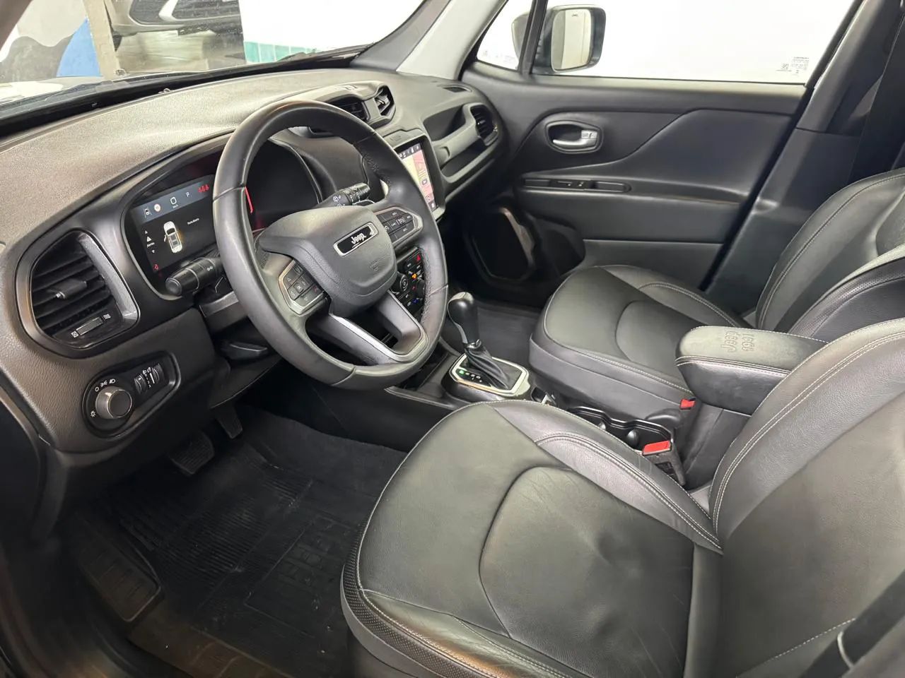 Jeep Renegade Long. T270 1.3 TB 4x2 Flex Aut., foto 11 de 11