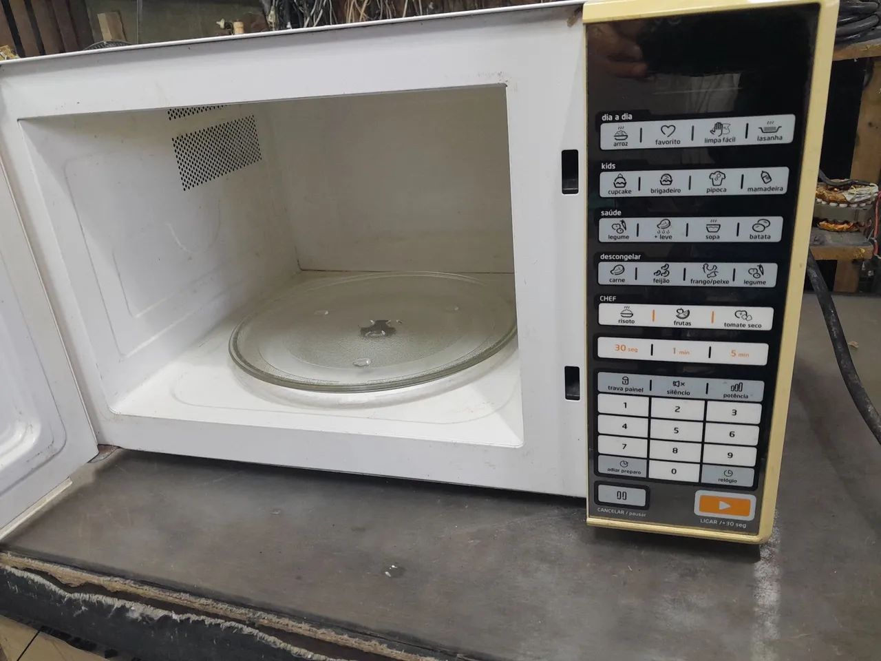 Micro-ondas Midea 32lts  - Foto 2