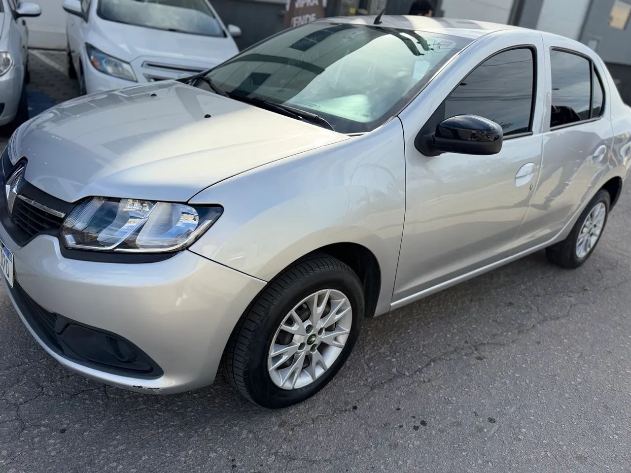 Renault Logan Zen Flex 1.0 12V 4P Mec. 2023 - Foto 3