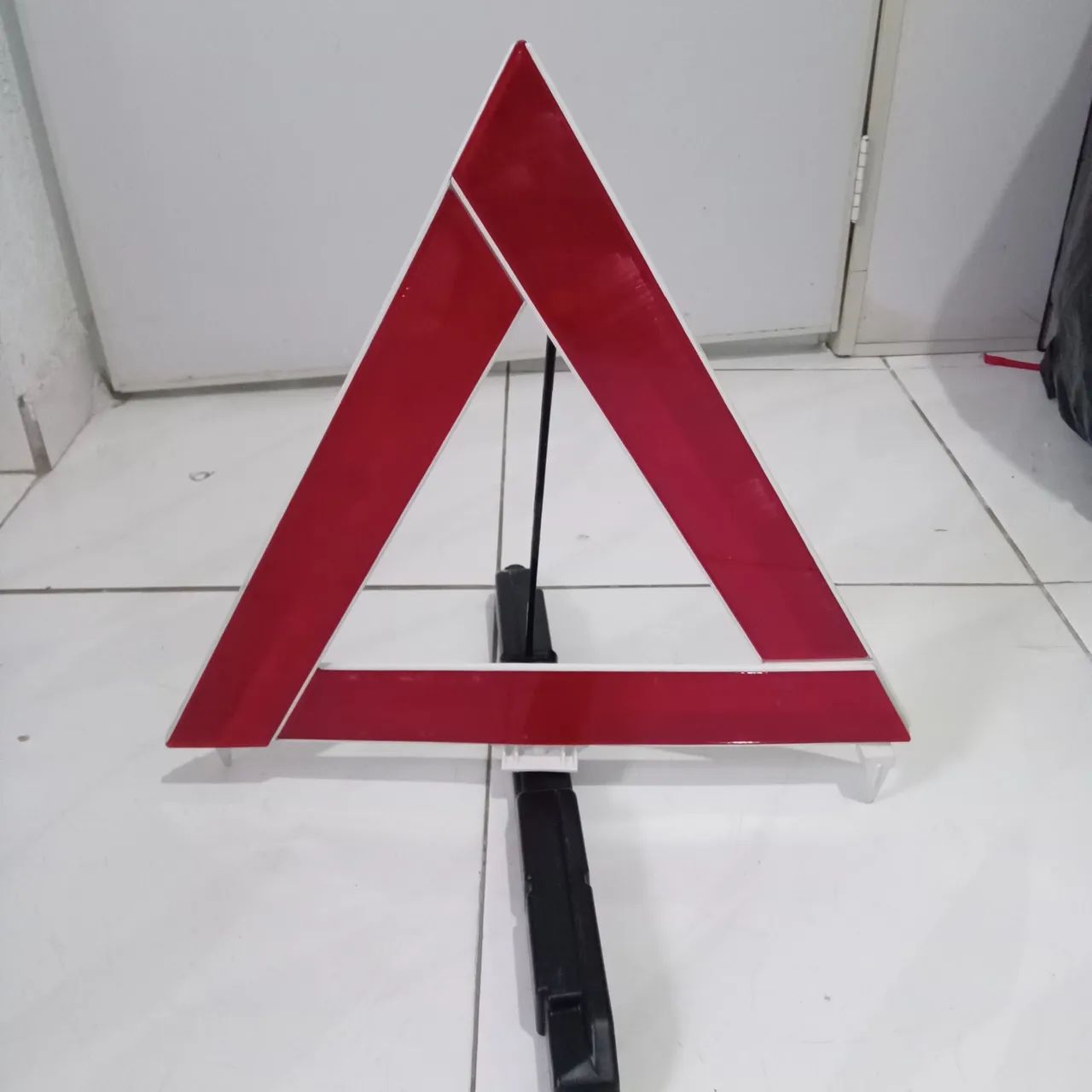 Triangulo de sinalização para carro - Foto 3