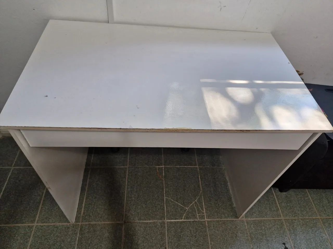 Mesa Escritório Com Gaveta - Foto 2