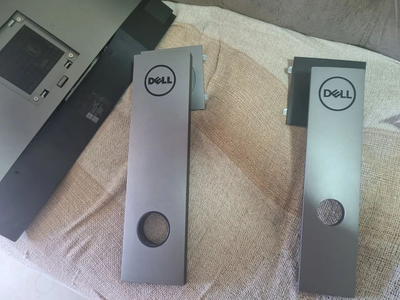 Monitor Dell 24  e 19  - Foto 3
