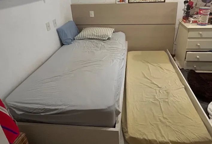 Base de cama com colchão 
