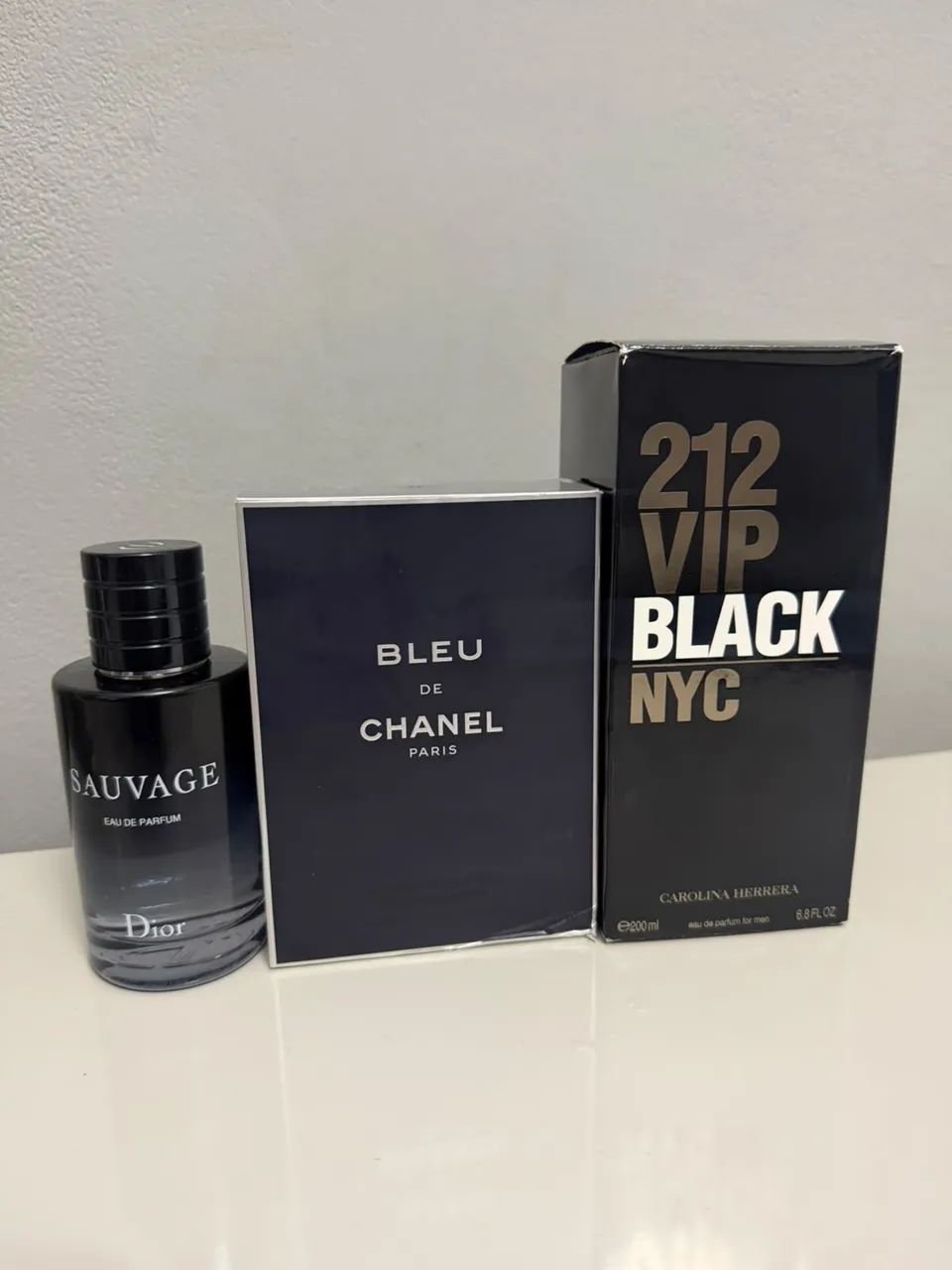 Perfume 212 vip Black 200ML - Foto 3
