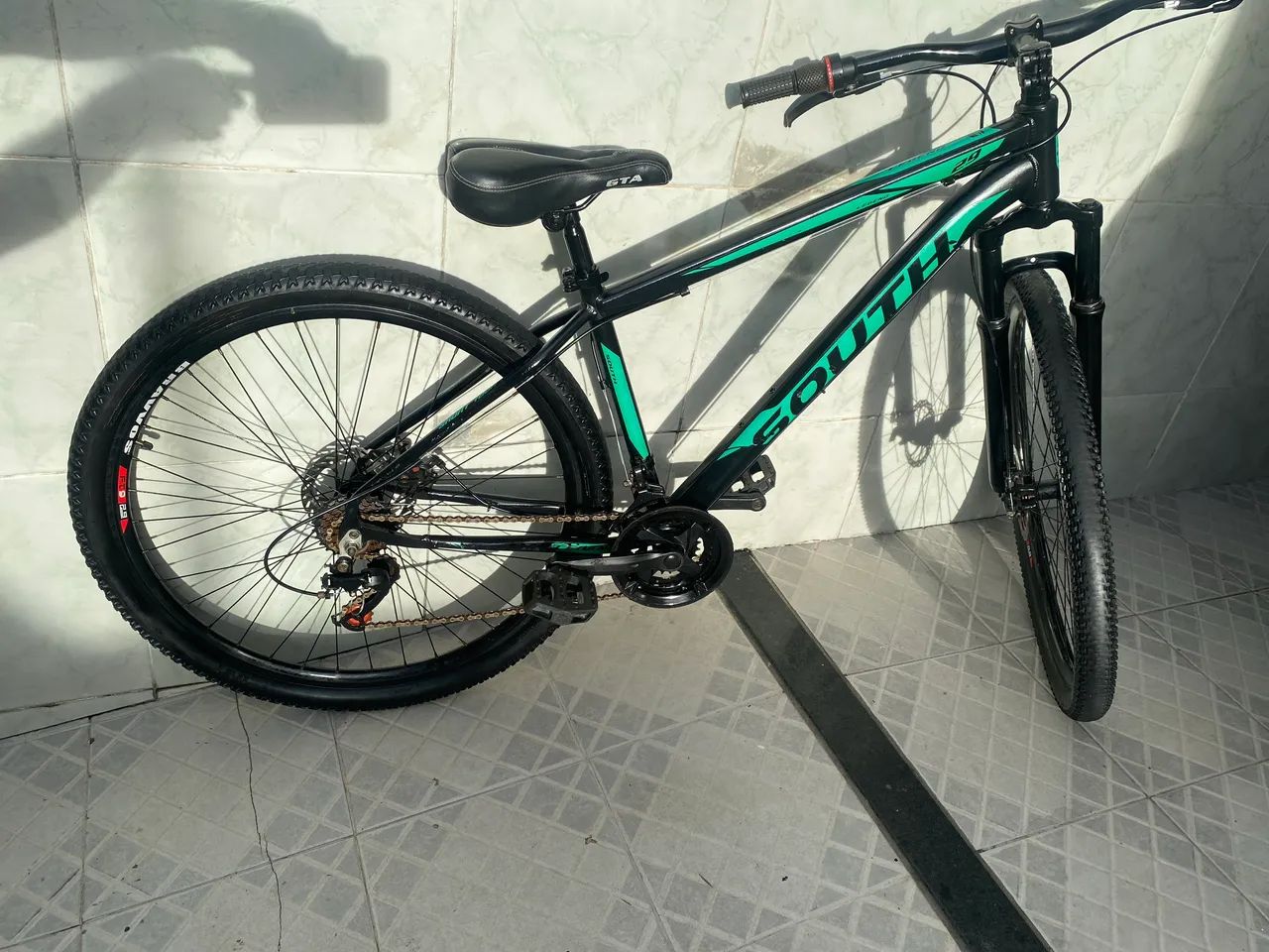 Bicicleta aro 29 com 21 macha quadro 17
