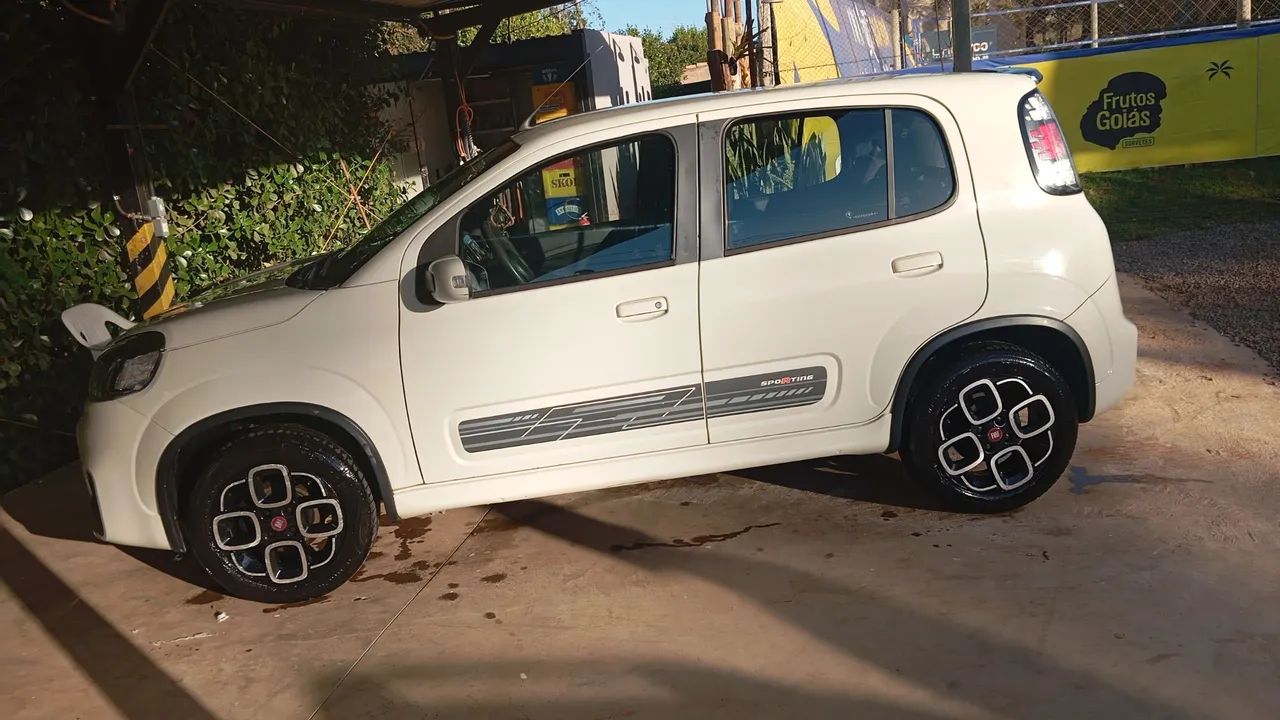 Fiat Uno Sporting 1.4 EVO Fire Flex 8V 4P 2016 - Foto 5