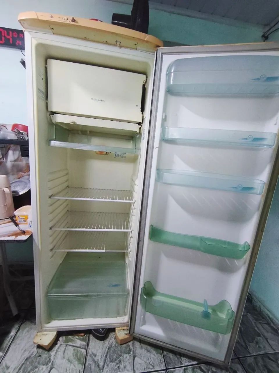 Geladeira Eletrolux 127v funcionando perfeitamente 
