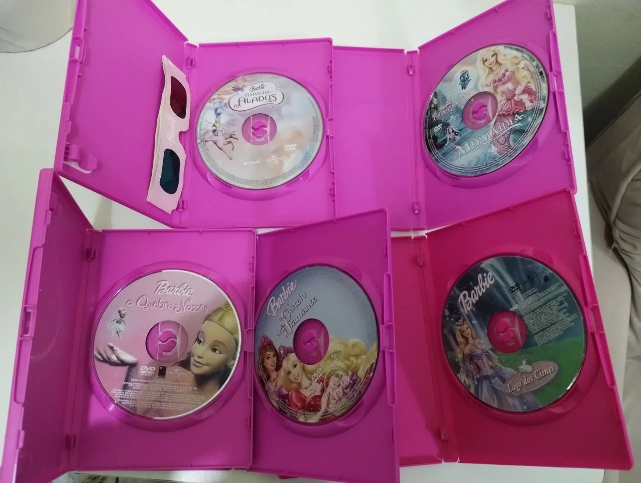 Lote com 5 DVDS originais da Barbie coleção Classic Movie. usar normalmente ou colecionar - Foto 3