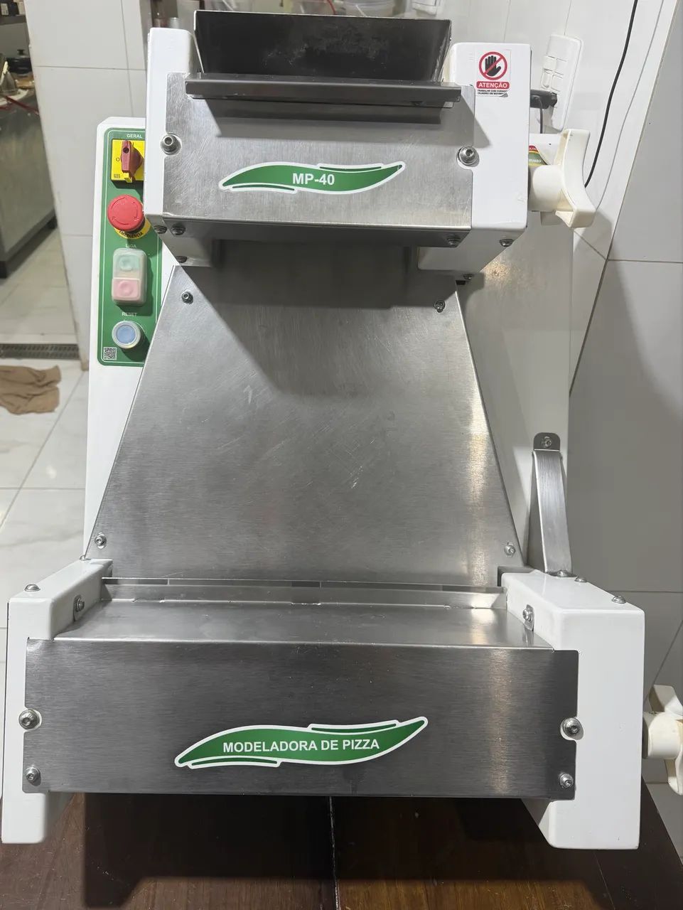 Modeladora de Pizza Reemaq MP-40 - Excelente Estado - Até 40 cm