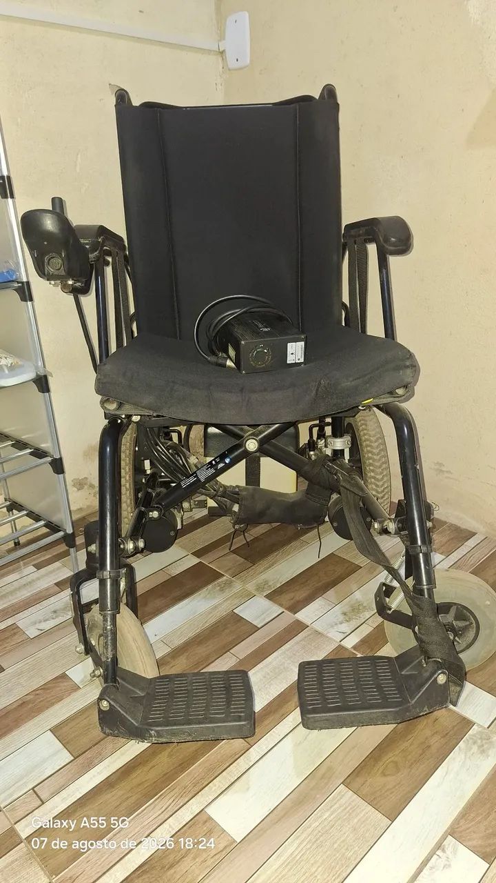 Cadeira de roda motorizada freedom  - Foto 4