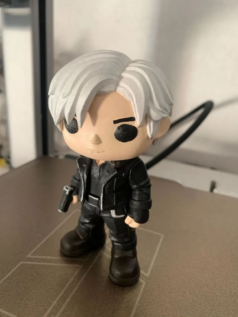 Funko Leon - Resident Réquiem - 11cm - Pronta Entrega - Feito em Resina  - Foto 2