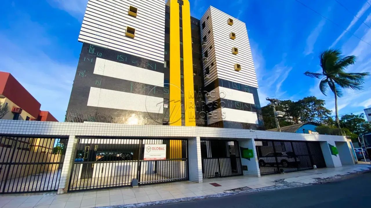 Apartamento com 3 Quartos e Varanda à Venda no Edf. Bosque do Farol