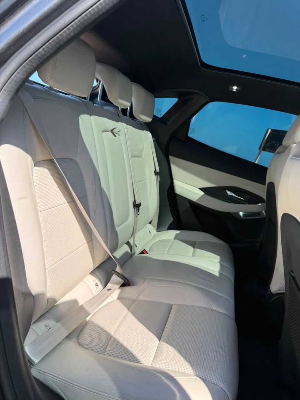 Jaguar E-Pace R-dynamic S 2.0 AWD 249cv Aut. 2020 - Foto 3
