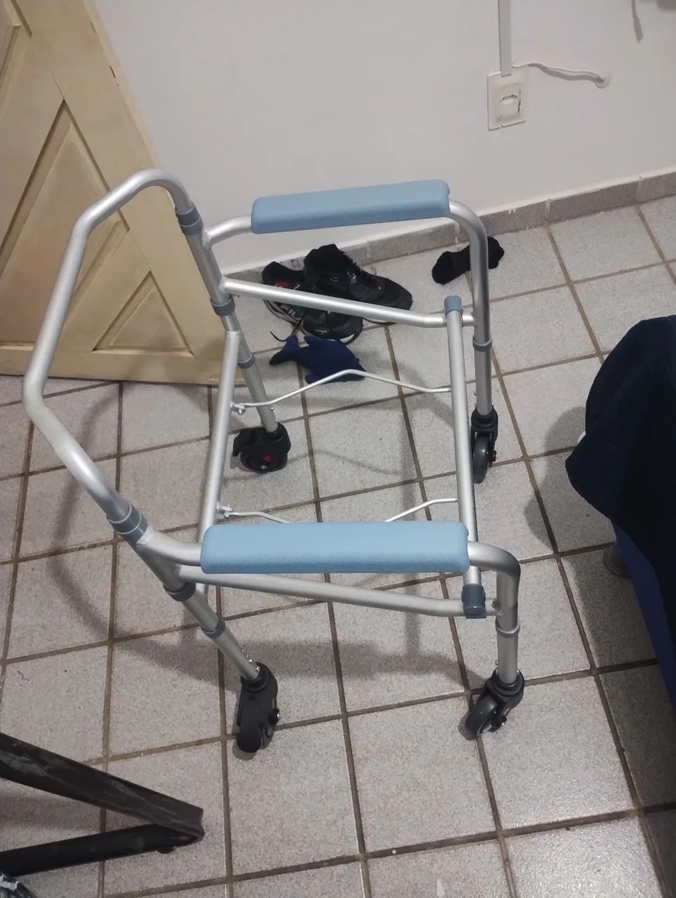 Cadeira de banho nunca usada - Foto 4