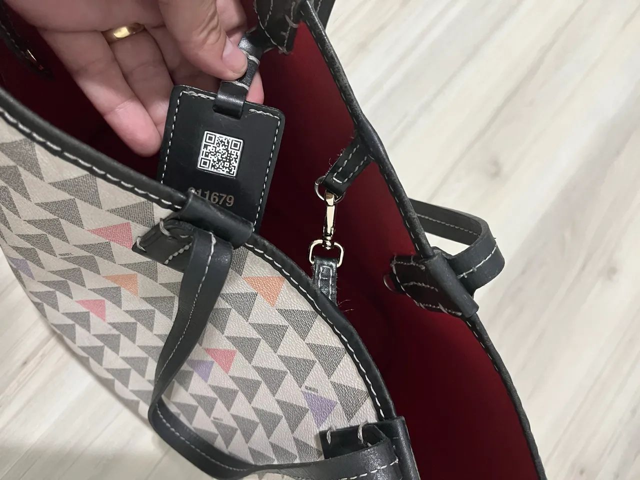 Bolsa Shutz triangle - Foto 2