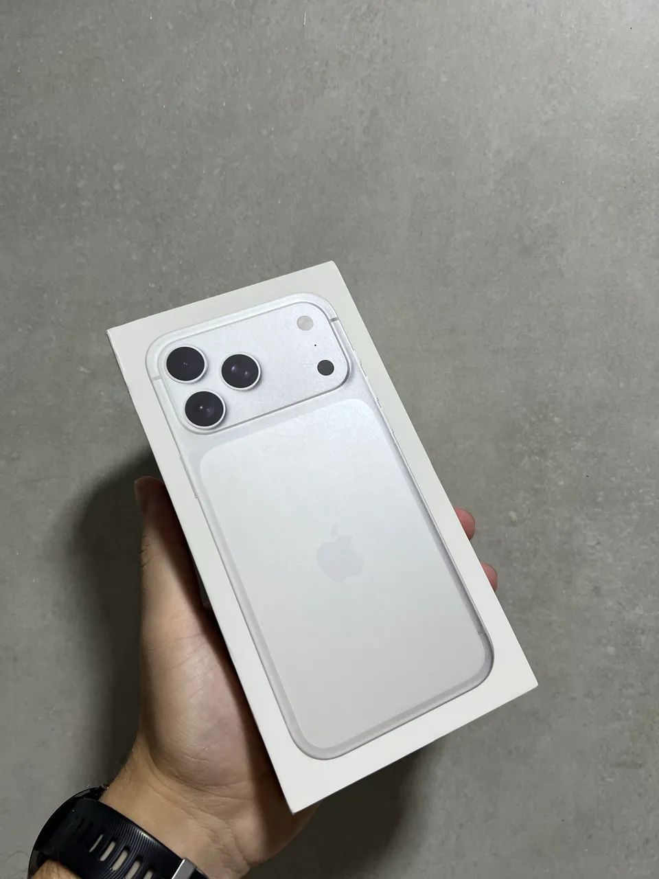 iPhone 17 Pro Max 256gb Silver Lacrado - Celulares e Smartphones