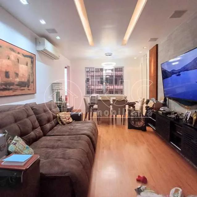 Apartamento - / Residencial / Praça da Bandeira