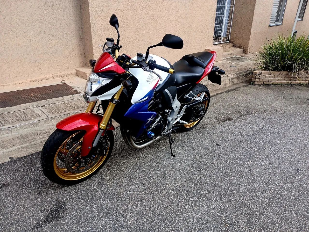 CB 1000 - Foto 4