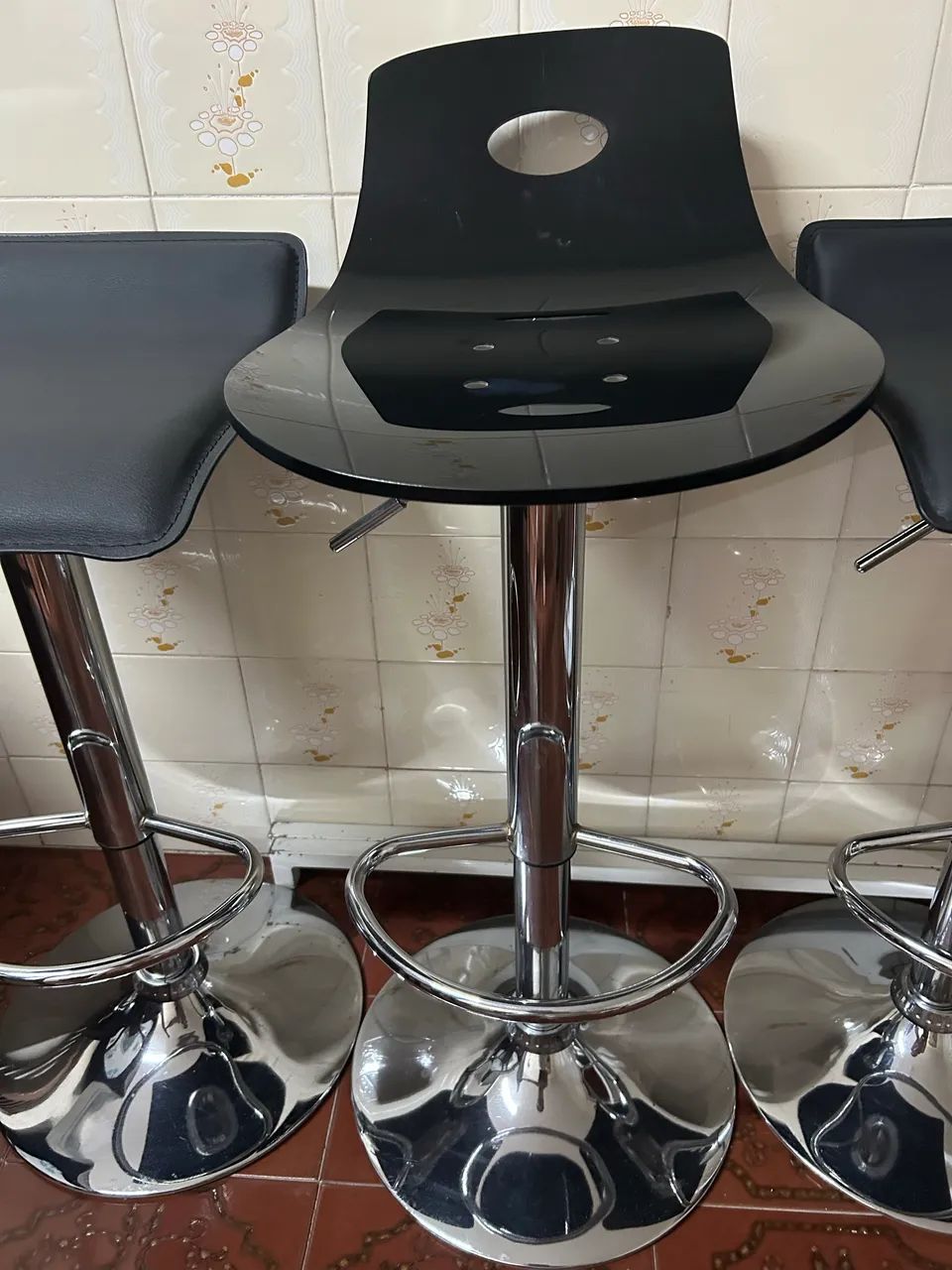 3 Banquetas altas para balcão - preta  - Foto 4