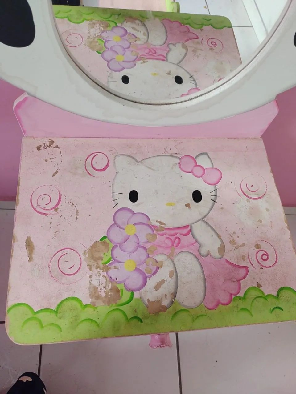 Penteadeira infantil Hello Kitty com espelho - Foto 4