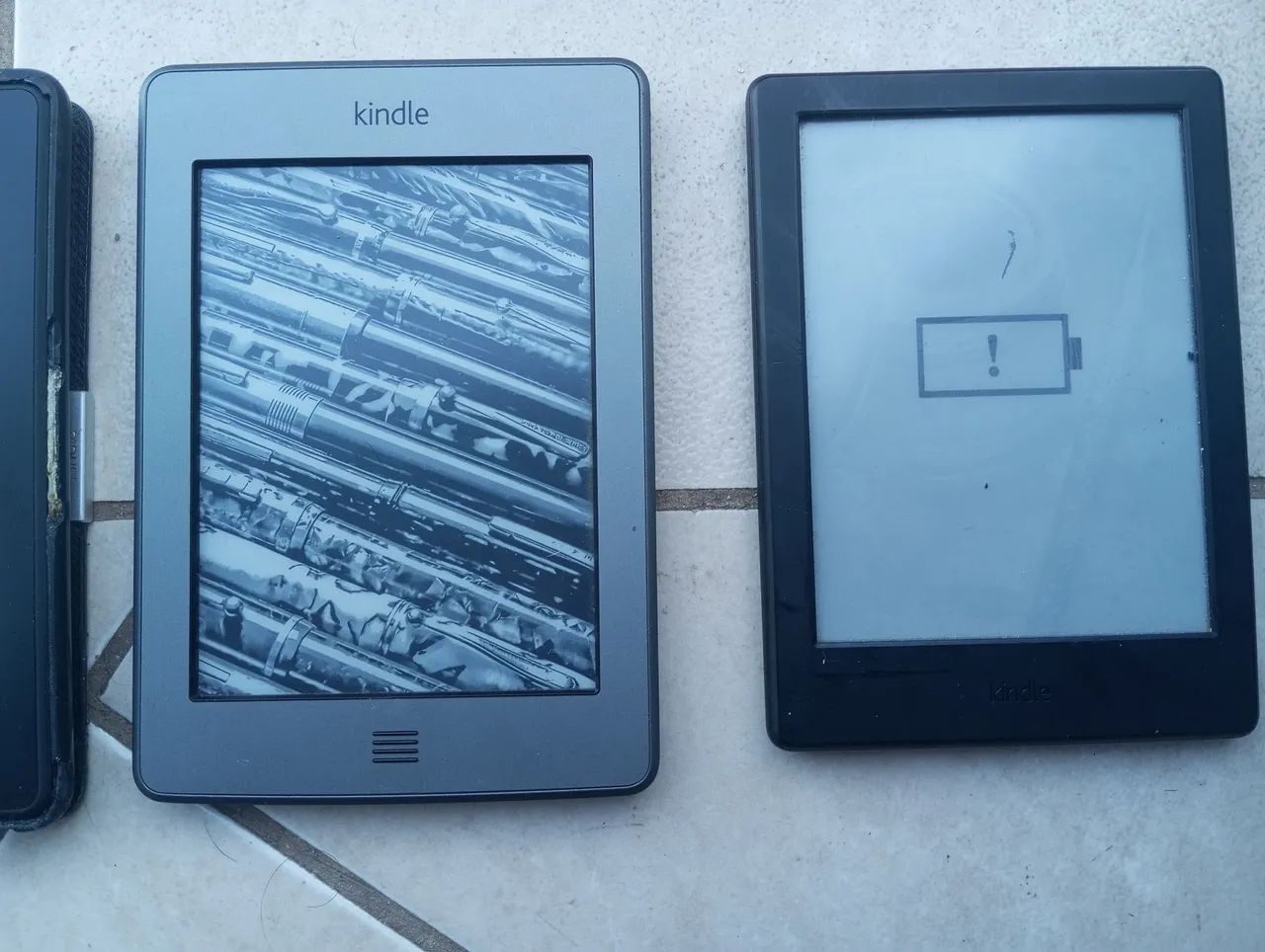 Vendo Lote de 4 Kindles Antigos - Foto 3