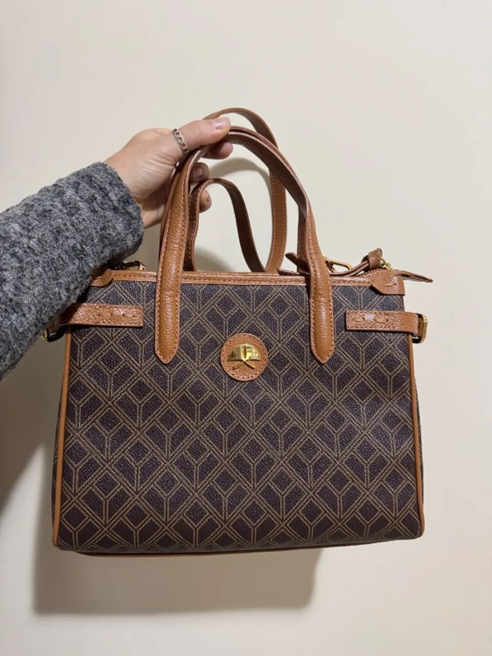 Bolsa monograma Luiza Barcelos seminova