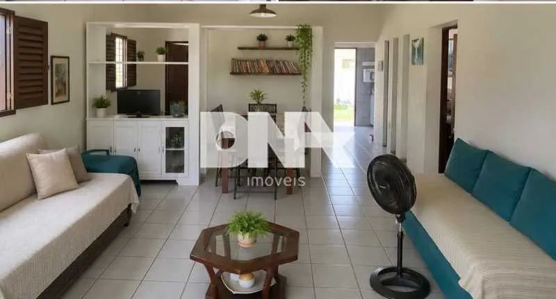 Casa de rua : / Residencial / Camboinha