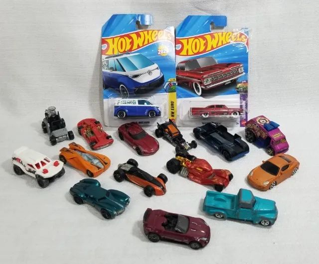 Miniaturas HotWheels, Matchbox e Diecast 1/64 (variação 2)