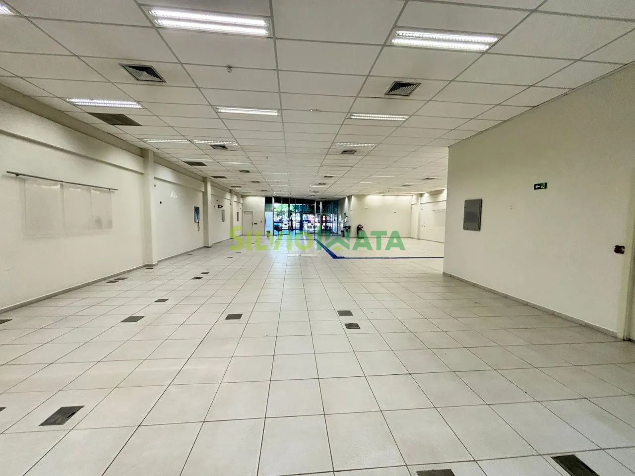 Salão Comercial para Locação Localização Privilegiada em Maringá - Foto 3