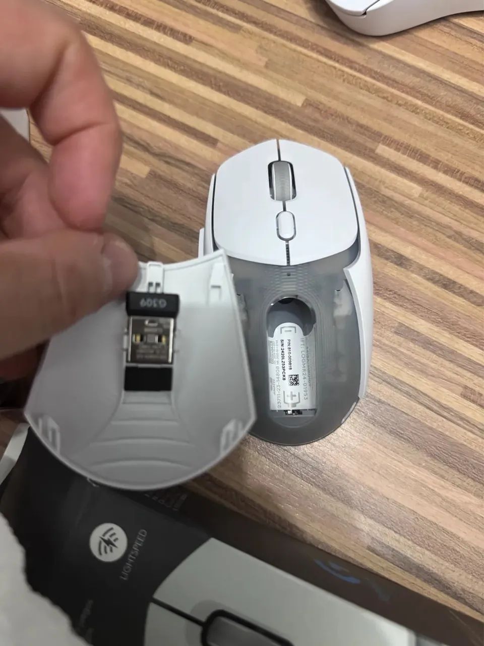 Mouse Gamer Sem Fio Logitech G309 Lightspeed Branco - Caixa Original! - Foto 4