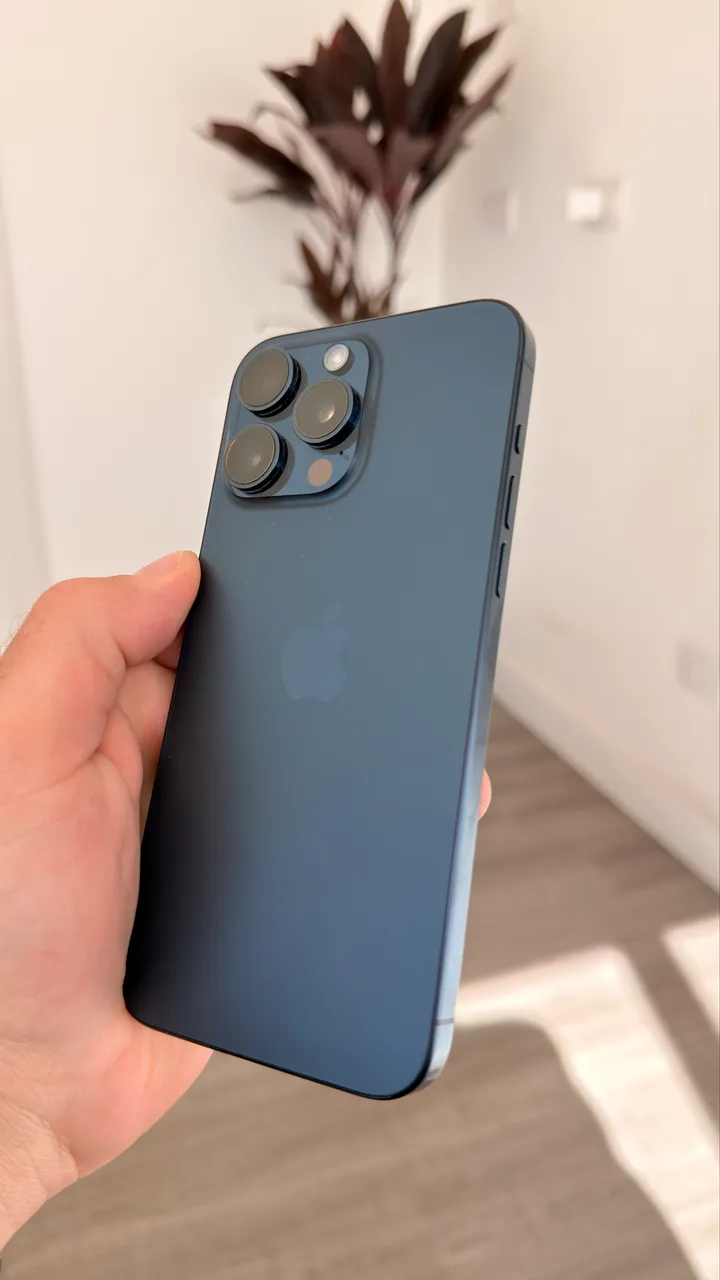 iPhone 15 PRO 256GB AZUL - ACEITAMOS TROCA/PARCELAMENTO EM ATÉ 18x