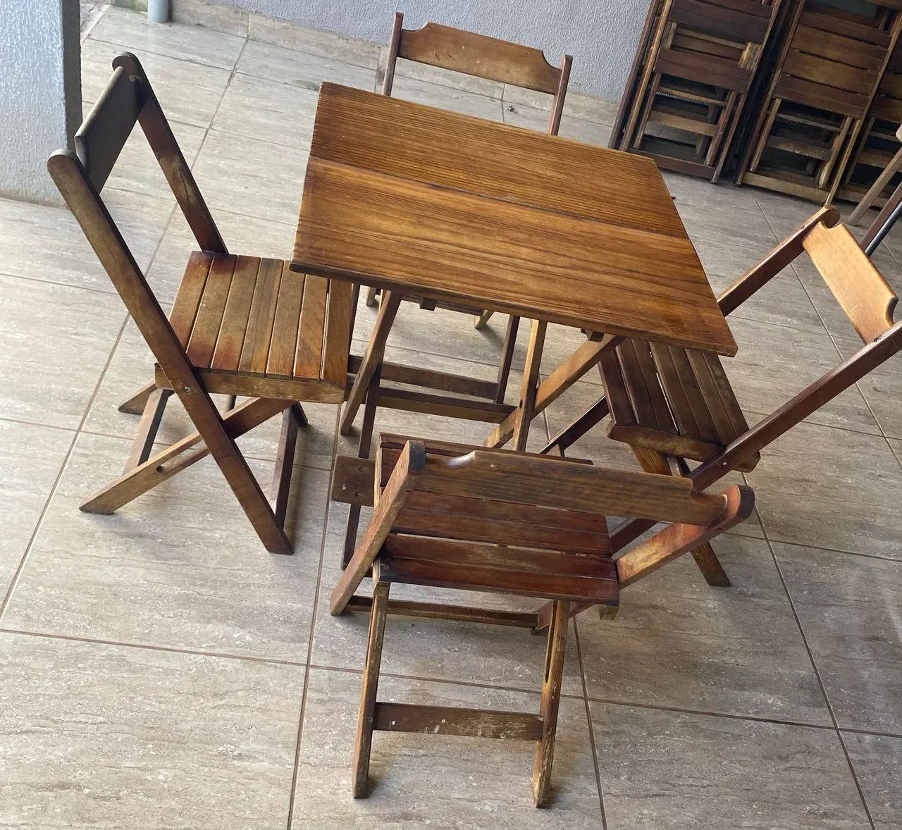 Mesa com cadeiras 
